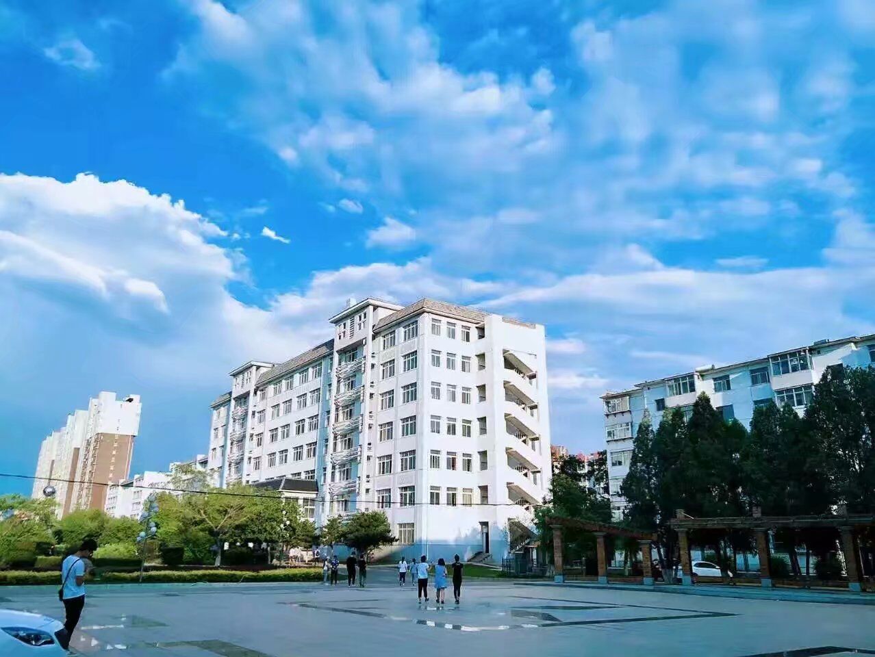 前教學(xué)樓
